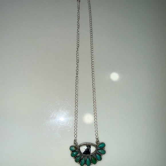 Nizhoni Traders Kingman Turquoise and White Buffalo Necklace - Picture 3 of 5